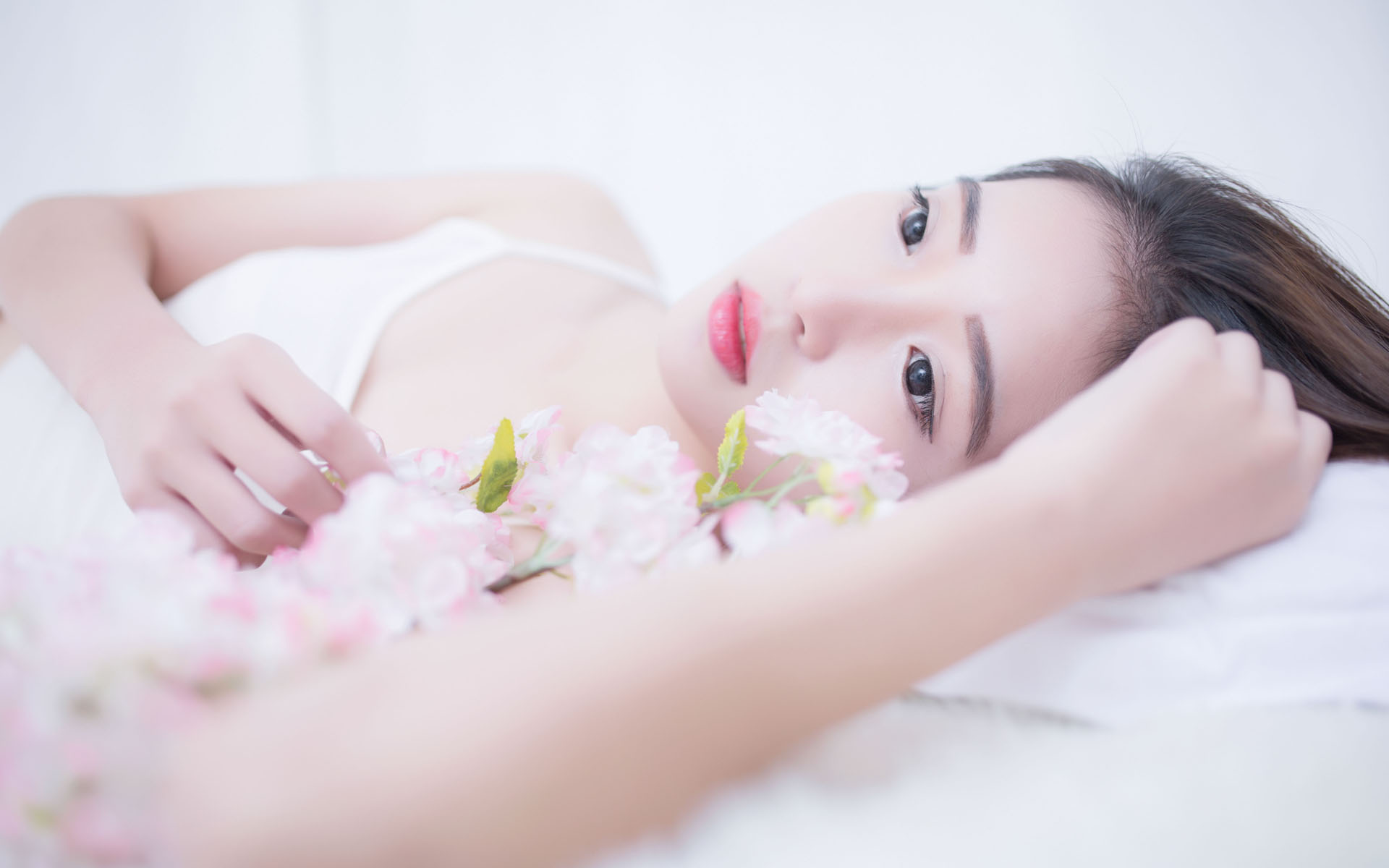 韩正会见国际展览局秘书长科肯切斯